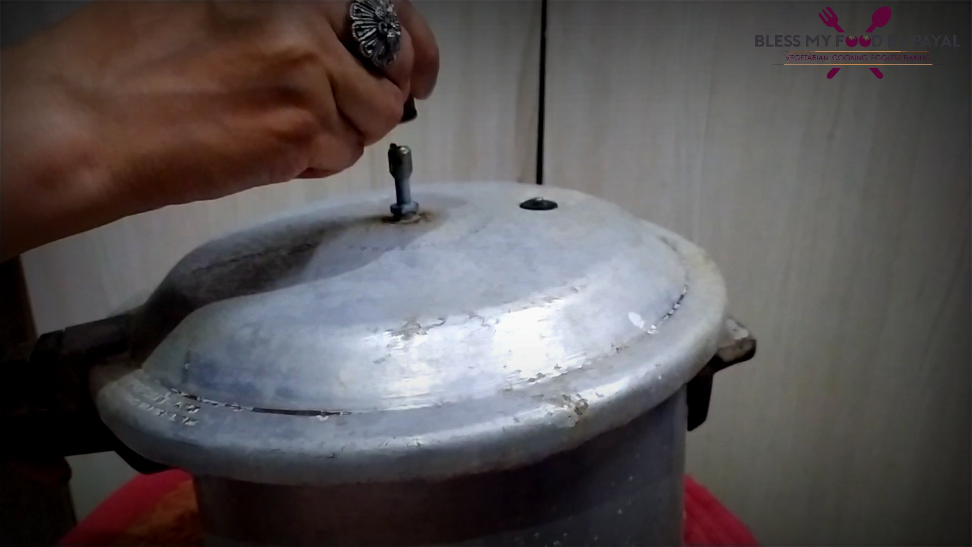 Eggless lemon cake | eggless cake recipe without oven | how to make cake in pressure cooker